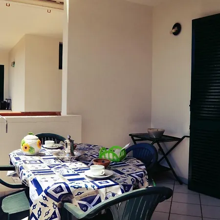 Semesterbostad Oleandro Sea House *